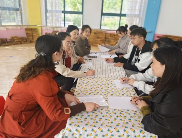 爱心送教手拉手 真情帮扶心连心